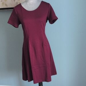 Banana Republic Factory Fit-and-Flare Short Sleeve Dress - Burgundy Medium/10